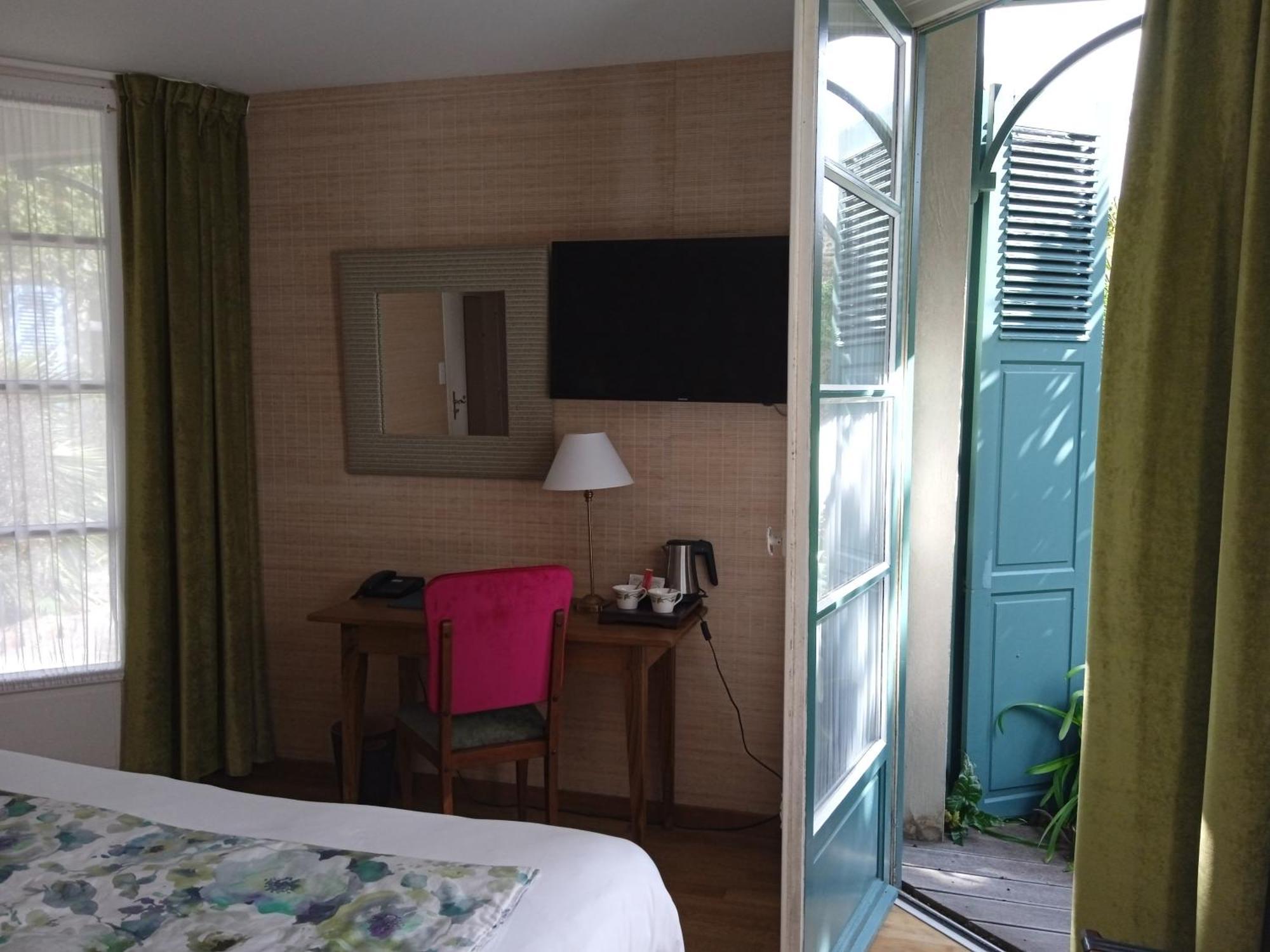 Logis Hotel Les Fuchsias Saint-Vaast-la-Hougue Ngoại thất bức ảnh