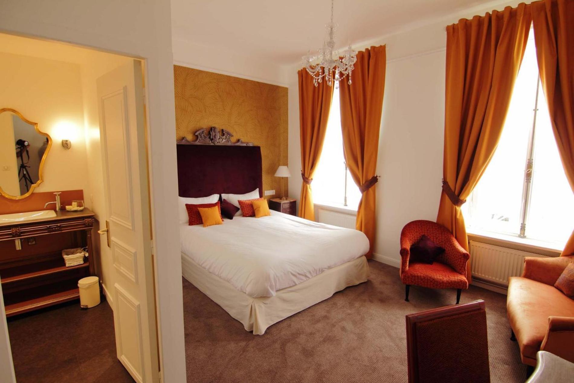 Logis Hotel Les Fuchsias Saint-Vaast-la-Hougue Ngoại thất bức ảnh