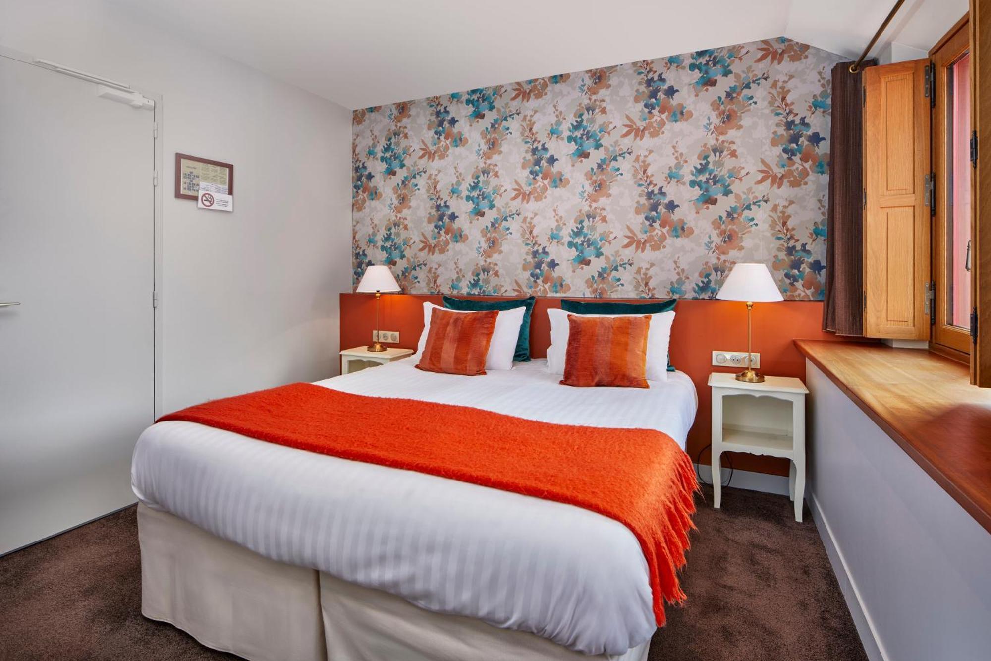 Logis Hotel Les Fuchsias Saint-Vaast-la-Hougue Ngoại thất bức ảnh