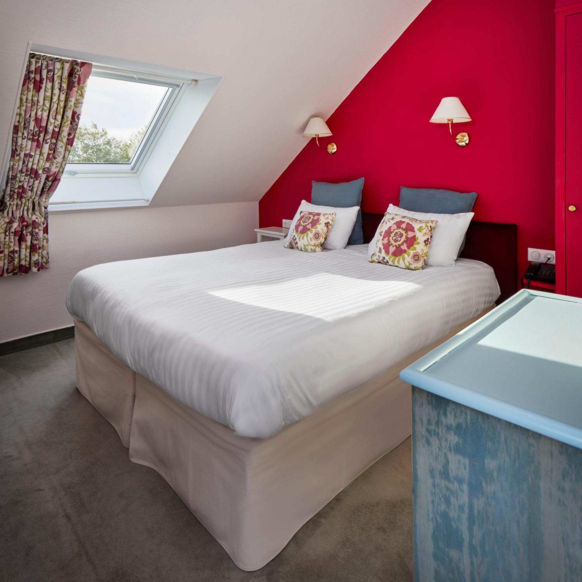 Logis Hotel Les Fuchsias Saint-Vaast-la-Hougue Ngoại thất bức ảnh