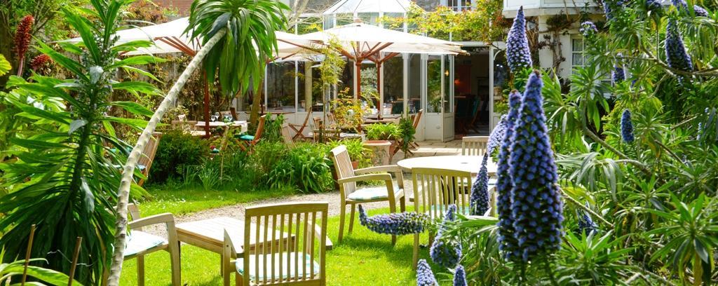 Logis Hotel Les Fuchsias Saint-Vaast-la-Hougue Ngoại thất bức ảnh