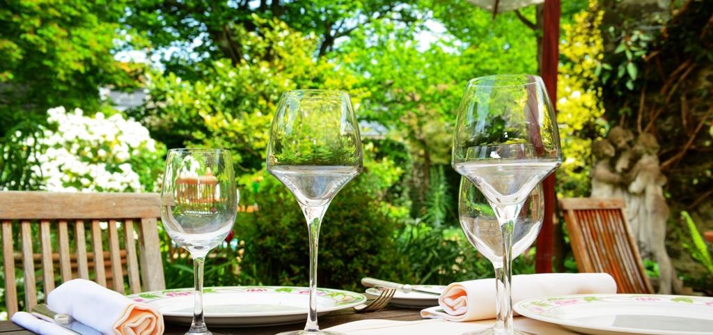Logis Hotel Les Fuchsias Saint-Vaast-la-Hougue Ngoại thất bức ảnh